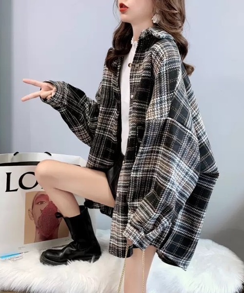 KOR(ケーオーアール)の「オーバーサイズ ドロップショルダー レトロチェック フランネルシャツ(シャツ/ブラウス・レディース・ブラック/オレンジ/グリーン・S/M/L/XL)」の7枚目の写真