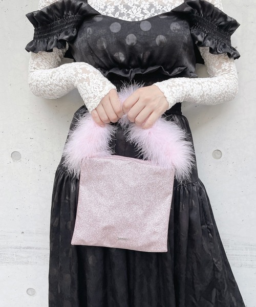 lilLilly(リルリリー)の「フェザーファーミニバッグ(ハンドバッグ・レディース・ブラック/ピンク/レッド/ブルー・FREE)」の4枚目の写真