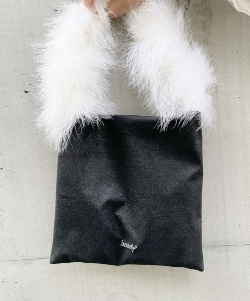 lilLilly(リルリリー)の「フェザーファーミニバッグ(ハンドバッグ・レディース・ブラック/ピンク/レッド/ブルー・FREE)」の2枚目の写真