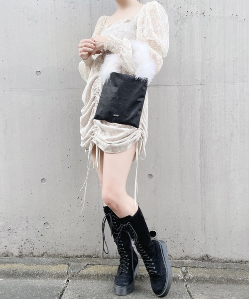 lilLilly(リルリリー)の「フェザーファーミニバッグ(ハンドバッグ・レディース・ブラック/ピンク/レッド/ブルー・FREE)」の10枚目の写真