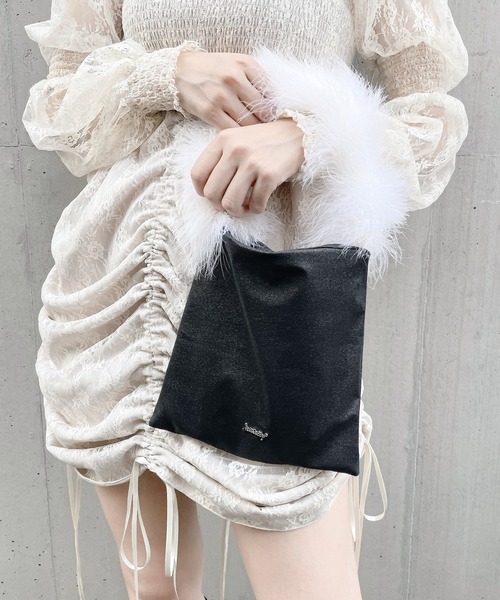 lilLilly(リルリリー)の「フェザーファーミニバッグ(ハンドバッグ・レディース・ブラック/ピンク/レッド/ブルー・FREE)」の13枚目の写真