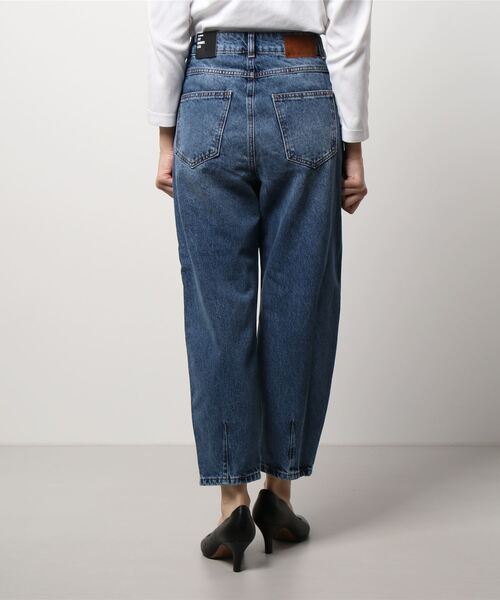 SISLEY(シスレー)の「テーパードデニムパンツ(デニムパンツ・レディース・インディゴブルー・26inch/25inch/28inch/27inch)」の3枚目の写真