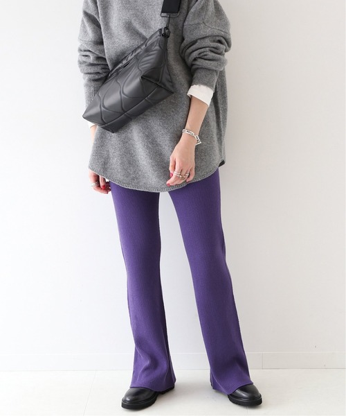 SLOBE IENA（スローブイエナ）の「ウールリブニットパンツ【ウエストゴム】◆（その他パンツ・レディース・チャコールグレー/パープル・36/38）」の2枚目の写真