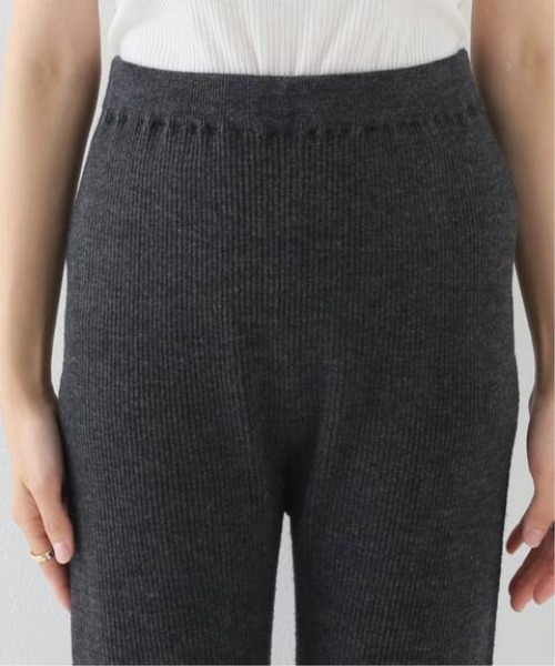 SLOBE IENA（スローブイエナ）の「ウールリブニットパンツ【ウエストゴム】◆（その他パンツ・レディース・チャコールグレー/パープル・36/38）」の6枚目の写真