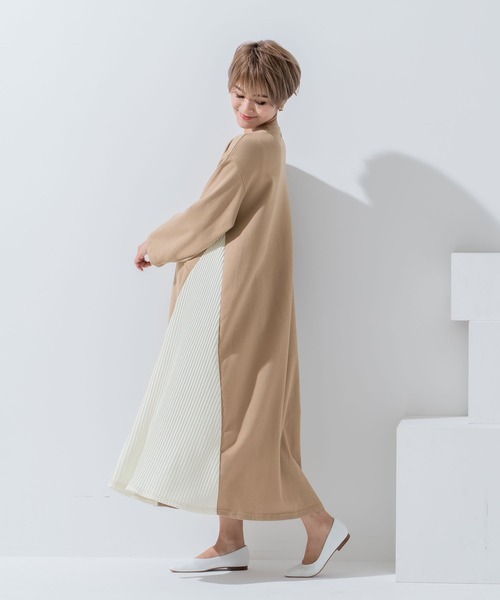 CHOCOA（チョコア）の「マタニティ授乳サイドプリーツワンピース（マタニティウェア/グッズ・レディース・チャコールグレー/ベージュ・FREE）」の15枚目の写真