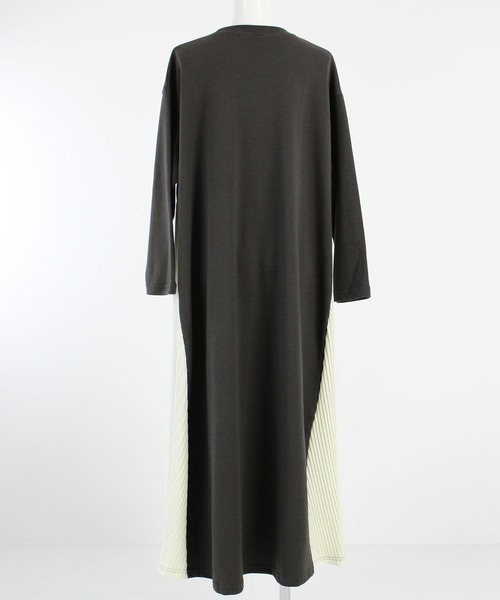 CHOCOA（チョコア）の「マタニティ授乳サイドプリーツワンピース（マタニティウェア/グッズ・レディース・チャコールグレー/ベージュ・FREE）」の21枚目の写真