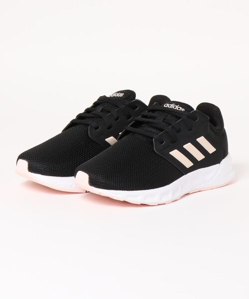 adidas（アディダス）の「《adidas》SHOWTHEWAY W（スニーカー・レディース・ブラック×ホワイト/ブラック系その他・23.5cm/25.0cm/22.5cm/23.0cm/24.0cm/24.5cm）」の2枚目の写真