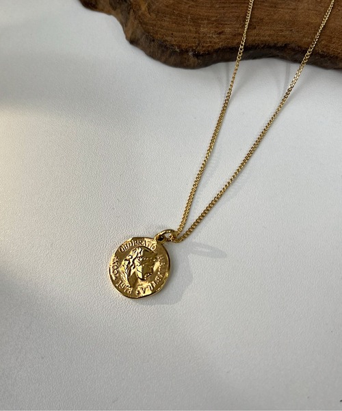 CEMONEMO（セモネモ）の「【金属アレルギー対応】 エリザベスコイン ペンダント ネックレス / サージカルステンレス 316L（ネックレス・レディース・シルバー/ゴールド・FREE）」の7枚目の写真