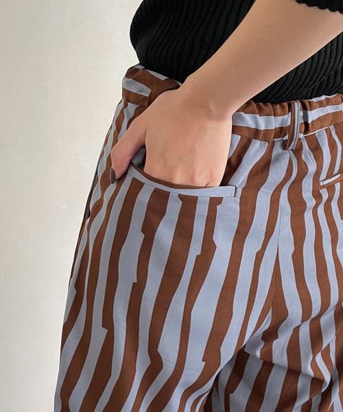 CAPRICIEUX LE'MAGE(カプリシューレマージュ)の「【AgAwd/アガウド】ジオメタリーパンツ(その他パンツ・レディース・ブラック/ブルー・FREE)」の3枚目の写真