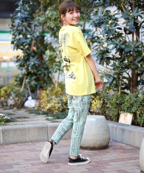 チチカカ(チチカカ)の「【ユニセックス】アウトドアコラージュプリントTシャツ(Tシャツ/カットソー・メンズ・ホワイト/イエロー・MEDIUM/LARGE)」の3枚目の写真