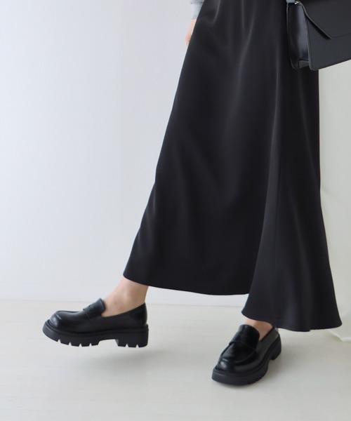 BLUEEAST（ブルーイースト）の「スクエアトゥフェイクレザー厚底ローファー（ローファー・レディース・ブラック/ブラウン・MEDIUM/LARGE）」の15枚目の写真