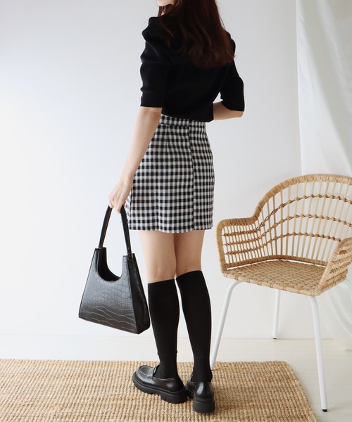 BLUEEAST（ブルーイースト）の「スクエアトゥフェイクレザー厚底ローファー（ローファー・レディース・ブラック/ブラウン・MEDIUM/LARGE）」の14枚目の写真