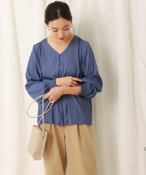 libelle more(リベル モア)の「シャーリングブラウス(シャツ/ブラウス・レディース・ライトピンク/ブラック/ブルー/キナリ・M)」の17枚目の写真