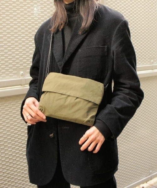 EARTH MADE（アースメイド）の「C/ナイロン サコッシュ（ショルダーバッグ・メンズ・マスタード/ブラック/カーキ/カーキオリーブ/ベージュ・FREE）」の11枚目の写真