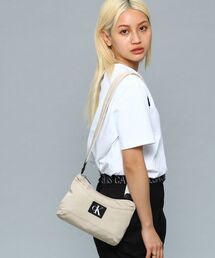 Calvin Klein（カルバン・クライン）の「シティ ナイロン ショルダーバッグ（ボディバッグ/ウエストポーチ・メンズ）」