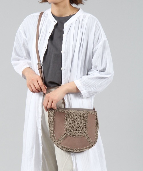 studio CLIP（スタディオクリップ）の「パッチワーク編みショルダーバッグ（ショルダーバッグ・レディース・ブラウン/グレー・FREE）」の3枚目の写真