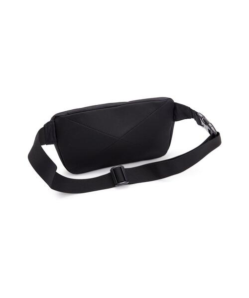 UNDER ARMOUR(アンダーアーマー)の「UAウエストバッグ(トレーニング/メンズ/レディース)(ボディバッグ/ウエストポーチ・レディース・ブラック/グレー・ONESIZE)」の3枚目の写真