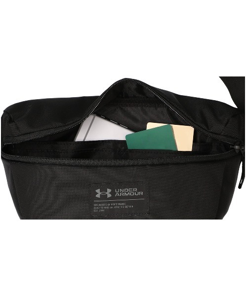 UNDER ARMOUR(アンダーアーマー)の「UAウエストバッグ(トレーニング/メンズ/レディース)(ボディバッグ/ウエストポーチ・レディース・ブラック/グレー・ONESIZE)」の8枚目の写真