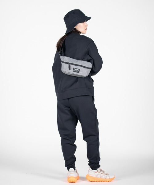 UNDER ARMOUR(アンダーアーマー)の「UAウエストバッグ(トレーニング/メンズ/レディース)(ボディバッグ/ウエストポーチ・レディース・ブラック/グレー・ONESIZE)」の13枚目の写真