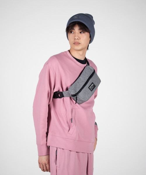 UNDER ARMOUR(アンダーアーマー)の「UAウエストバッグ(トレーニング/メンズ/レディース)(ボディバッグ/ウエストポーチ・レディース・ブラック/グレー・ONESIZE)」の16枚目の写真