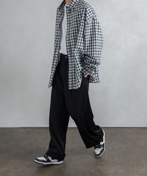 kutir（クティール）の「センタープレスワイドスラックス（スラックス・メンズ・ブラック/ブルー/グリーン/グレイッシュブルー・SMALL/MEDIUM/LARGE）」の6枚目の写真