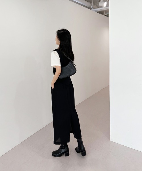 by muni:r（バイ ムニール）の「クラシックキャミソール+ロングスカートセットアップ（ワンピース・レディース・ブラック/ベージュ・FREE）」の10枚目の写真