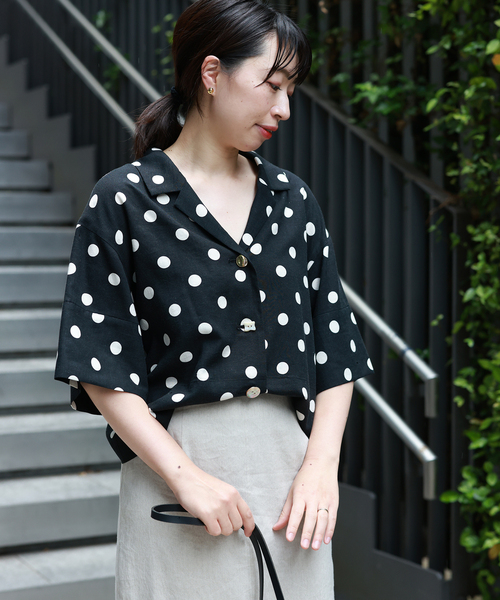 journal standard L'essage(ジャーナルスタンダードレサージュ)の「レーヨン麻ドットショートシャツ(シャツ/ブラウス・レディース・ブラック/ナチュラル・FREE)」の4枚目の写真
