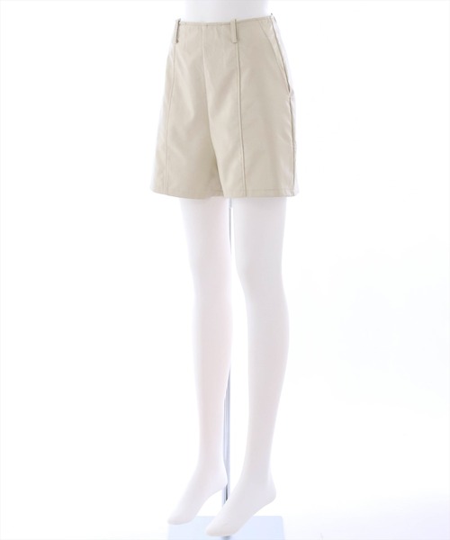 clear(クリア)の「フェイクレザー合皮ショートパンツ(その他パンツ・レディース・アイボリー/ブラック・M/S)」の3枚目の写真
