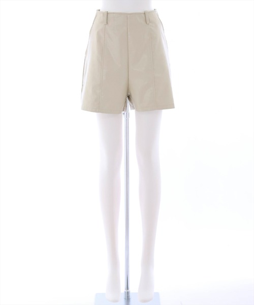 clear(クリア)の「フェイクレザー合皮ショートパンツ(その他パンツ・レディース・アイボリー/ブラック・M/S)」の22枚目の写真