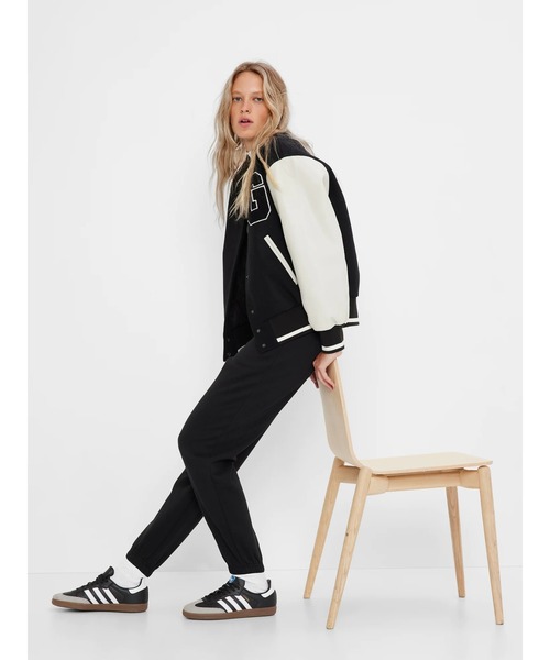 GAP(ギャップ)の「ヴィンテージ ソフト ハイライズ ジョガーパンツ(セットアップ対応)(スウェットパンツ・レディース・アイボリー/ブラック/ネイビー/グリーン系その他/ライトグレー/ブラウン/ピンク系その他・M/S/XS/XXS/L)」の13枚目の写真