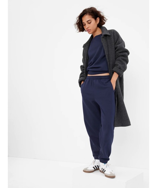 GAP(ギャップ)の「ヴィンテージ ソフト ハイライズ ジョガーパンツ(セットアップ対応)(スウェットパンツ・レディース・アイボリー/ブラック/ネイビー/グリーン系その他/ライトグレー/ブラウン/ピンク系その他・M/S/XS/XXS/L)」の14枚目の写真