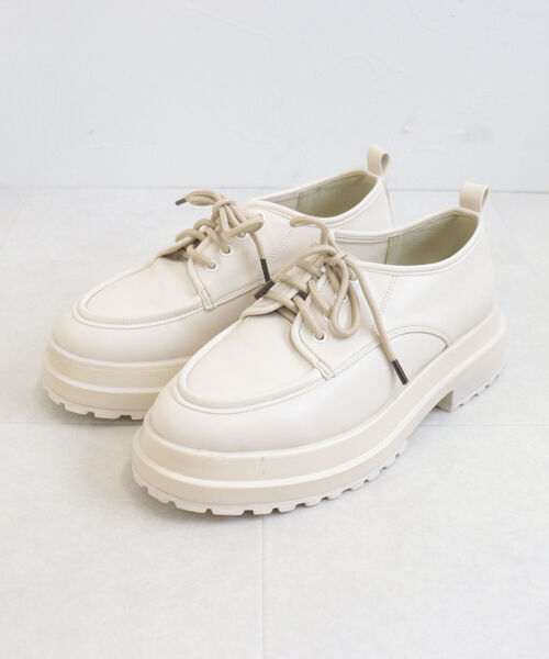 fredy emue（フレディエミュ）の「厚底レースアップローファー（ローファー・レディース・アイボリー/ブラック・S/M/L）」の13枚目の写真