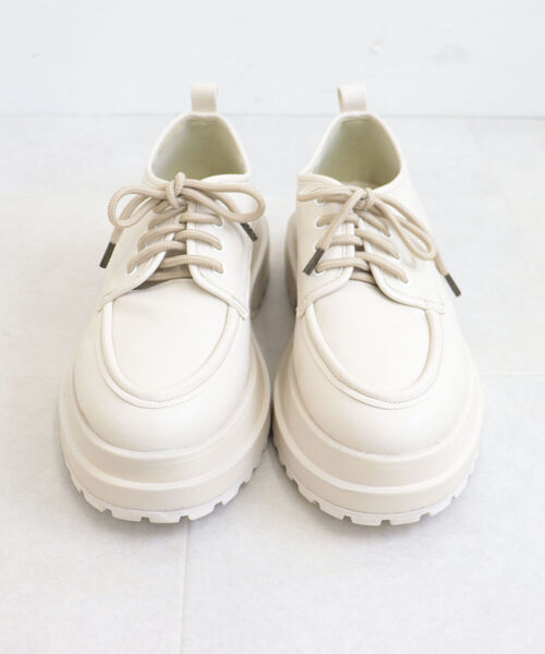 fredy emue（フレディエミュ）の「厚底レースアップローファー（ローファー・レディース・アイボリー/ブラック・S/M/L）」の14枚目の写真