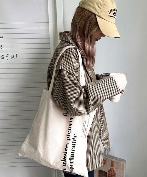 apres jour mignon（アプレジュールミニョン）の「【3周年記念アイテム】ロゴトート【ZOZOTOWN限定アイテム】（トートバッグ・レディース・ベージュ/ピンク/イエロー/アイボリー・フリー）」の2枚目の写真