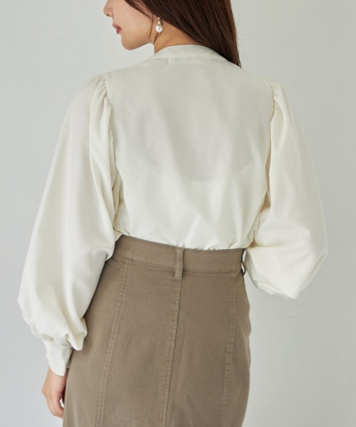 tocco closet(トッコ クローゼット)の「【ZOZO限定】取り外し可能なビックカラー付きボリュームスリーブブラウス(シャツ/ブラウス・レディース・オフホワイト/ライトグレー/ブラック・M)」の14枚目の写真