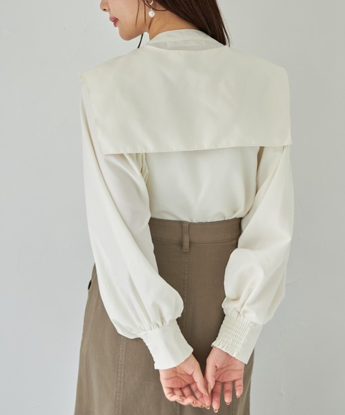 tocco closet(トッコ クローゼット)の「【ZOZO限定】取り外し可能なビックカラー付きボリュームスリーブブラウス(シャツ/ブラウス・レディース・オフホワイト/ライトグレー/ブラック・M)」の10枚目の写真
