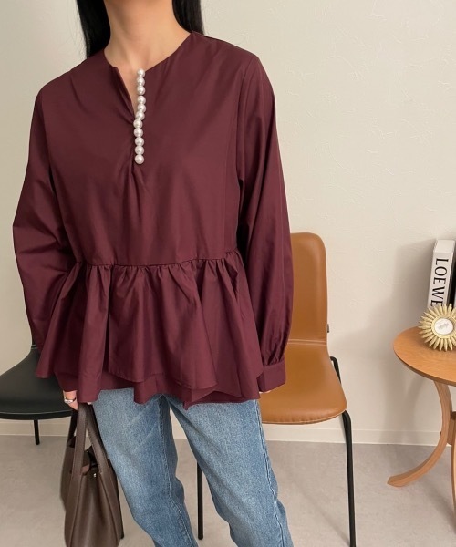 sakishimatokyo(サキシマトーキョー)の「パールペプラムブラウス(Tシャツ/カットソー・レディース・ブラック/オフホワイト/バーガンディー・FREE)」の4枚目の写真