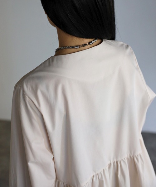 sakishimatokyo(サキシマトーキョー)の「パールペプラムブラウス(Tシャツ/カットソー・レディース・ブラック/オフホワイト/バーガンディー・FREE)」の8枚目の写真