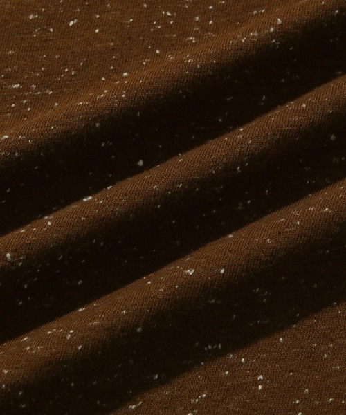 Saturdays NYC（サタデーズ ニューヨークシティ ）の「Speckled Script Emb Ss Tee（Tシャツ/カットソー・メンズ・オリーブ/ベージュ/ブラウン系その他2・L/XL/X-SMALL/M/S）」の16枚目の写真