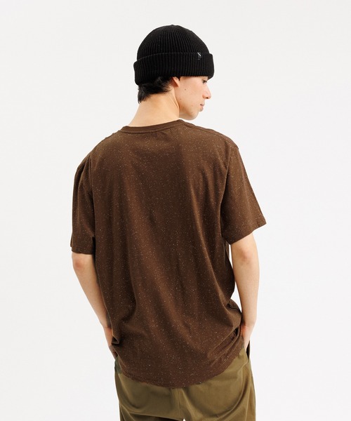 Saturdays NYC（サタデーズ ニューヨークシティ ）の「Speckled Script Emb Ss Tee（Tシャツ/カットソー・メンズ・オリーブ/ベージュ/ブラウン系その他2・L/XL/X-SMALL/M/S）」の4枚目の写真