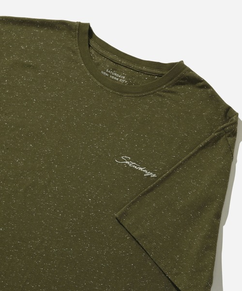 Saturdays NYC（サタデーズ ニューヨークシティ ）の「Speckled Script Emb Ss Tee（Tシャツ/カットソー・メンズ・オリーブ/ベージュ/ブラウン系その他2・L/XL/X-SMALL/M/S）」の18枚目の写真