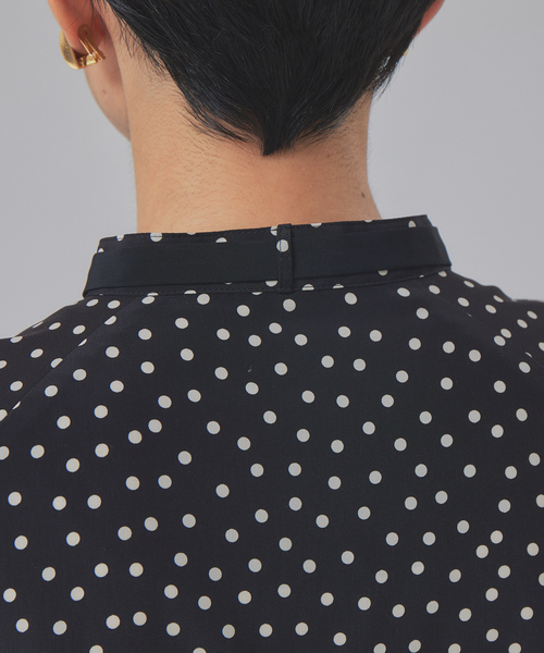 Rouge vif(ルージュヴィフ)の「ドット柄ボウタイブラウス(シャツ/ブラウス・レディース・ブラック/ネイビー・フリー)」の14枚目の写真