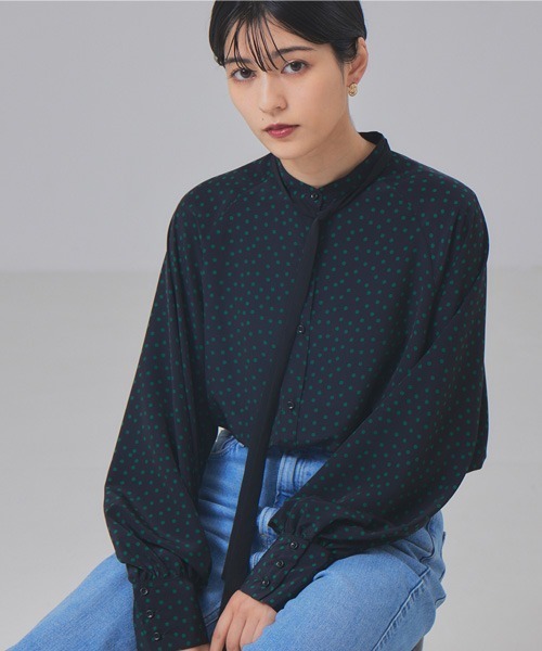 Rouge vif(ルージュヴィフ)の「ドット柄ボウタイブラウス(シャツ/ブラウス・レディース・ブラック/ネイビー・フリー)」の1枚目の写真