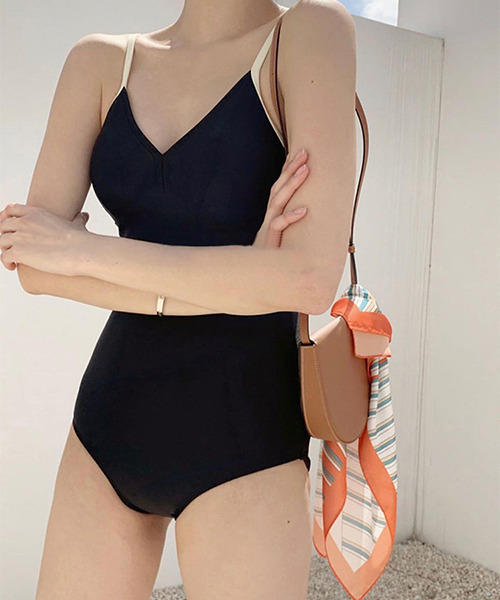 c.u.l（シーユーエル）の「シンプルパイピングデザインワンピース水着 culb31（水着・レディース・ブラック/グリーン・L/M/XL）」の9枚目の写真