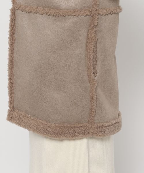 mysty woman（ミスティウーマン）の「ムートンリバーシブルベスト 180575（その他アウター・レディース・モカ/ホワイト系その他・FREE）」の21枚目の写真
