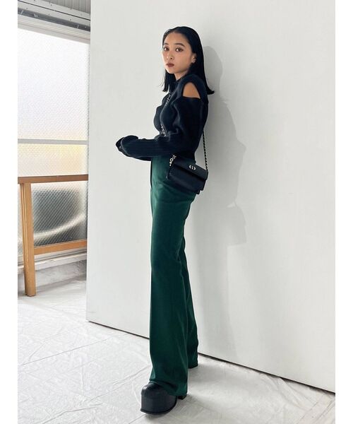 EMODA(エモダ)の「ハイウエストフレアパンツ(その他パンツ・レディース・ピンク/グリーン/ネイビー/ブラック・SMALL/MEDIUM)」の17枚目の写真