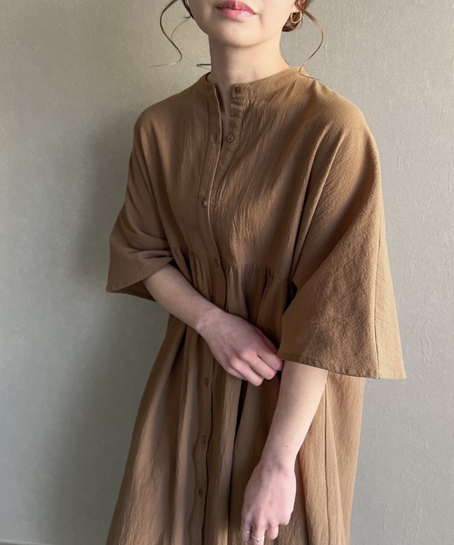 JUNOAH（ジュノア）の「リネンライクオーバーシャツワンピース（シャツワンピース・レディース・ホワイト/ブラック/モカ・MEDIUM/X-LARGE/LARGE）」の16枚目の写真