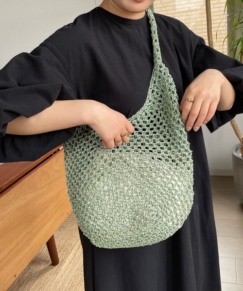 LOWRYS FARM（ローリーズファーム）の「ペーパーキンチャクツキバッグ　176608（ショルダーバッグ・レディース・グリーン/ベージュ/ブラウン・FREE）」の3枚目の写真