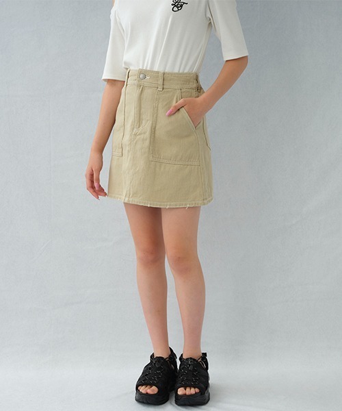 LOVETOXIC（ラブトキシック）の「台形スカパン（スカート・キッズ・ブラック/ブルー/ベージュ/オフホワイト・L/M/S）」の3枚目の写真