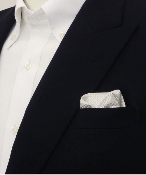 TOKYO SHIRTS（トウキョウシャツ）の「バスケット織 ベーシック ポケットチーフ（ポケットチーフ・メンズ・ブルーグリーン/オレンジ/エメラルド/ワインレッド/イエロー/エンジ/ライトピンク/ネイビー/ダークグレー/ロイヤルブルー/サックスブルー/ホワイト/パープル/シルバー・FREE）」の18枚目の写真